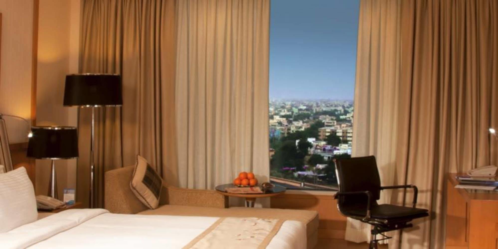 Radisson Blu Hotel, Nagpur Eksteriør billede